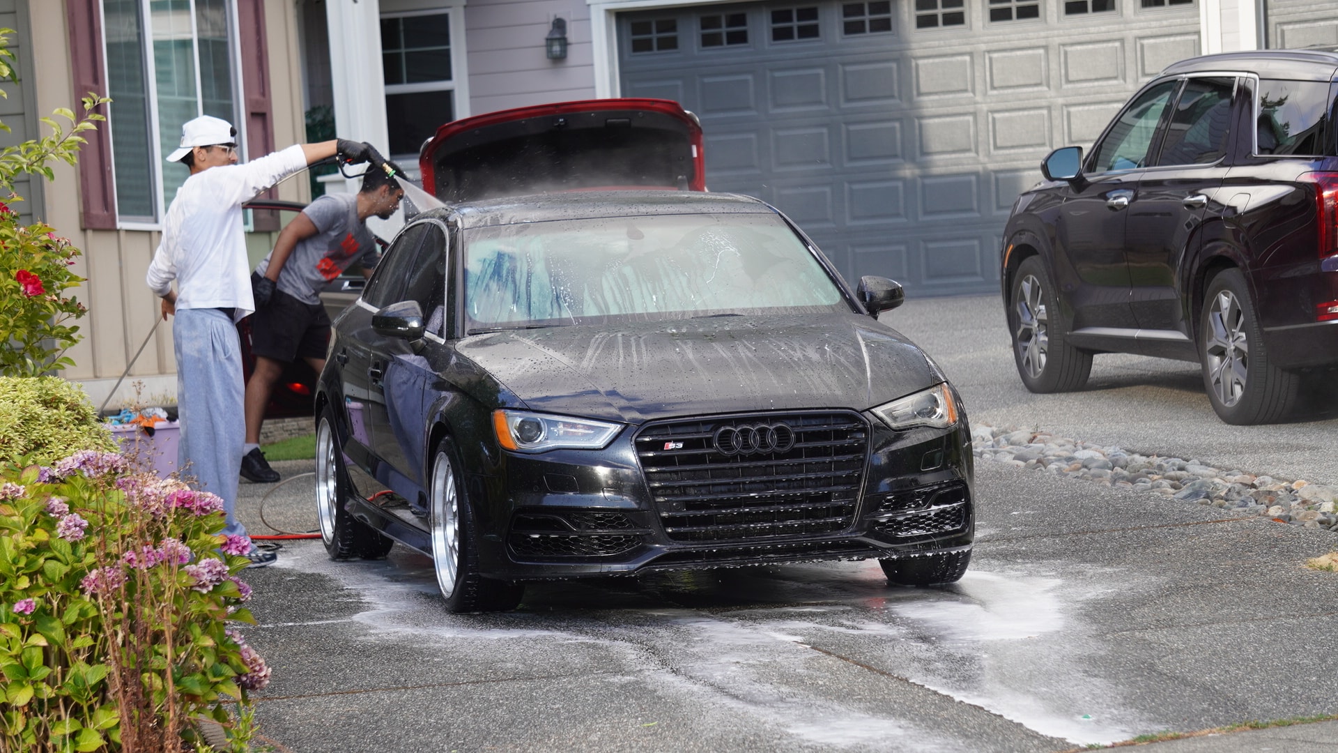 Black Car — Wash & Rinse